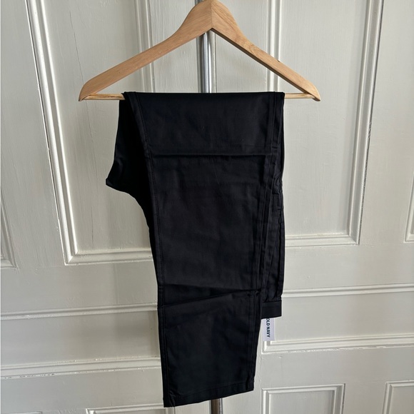 Old Navy Ultimate Tech Slim Pant - Picture 2 of 3